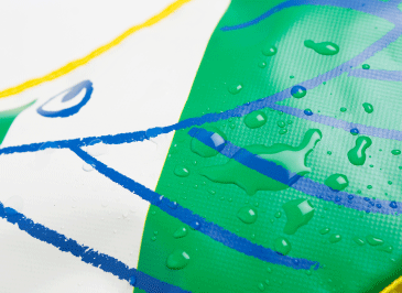 丈夫な生地は水にも強い